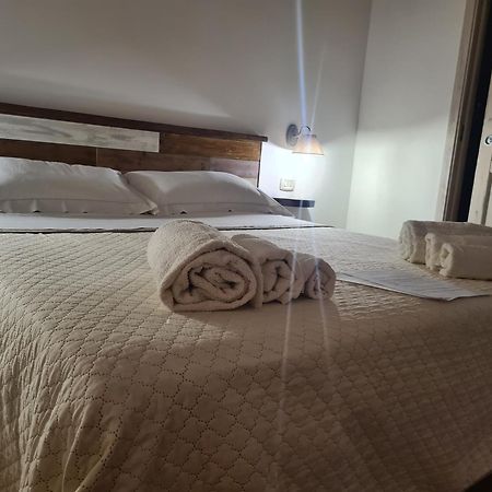 Il Portico Rooms Синискола Екстериор снимка